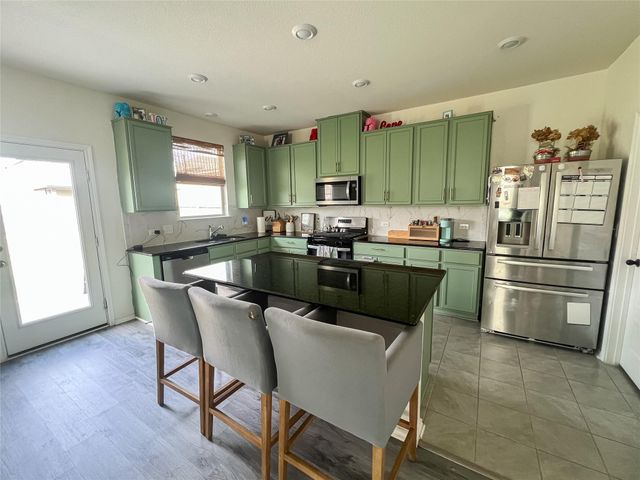221 Summit DR, Lockhart, TX 78644