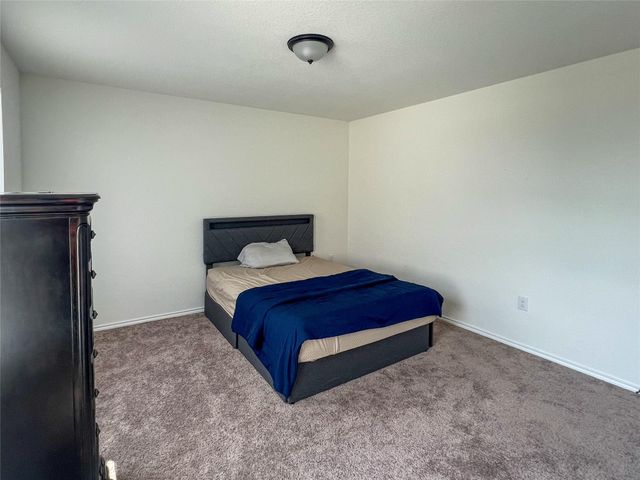 221 Summit DR, Lockhart, TX 78644