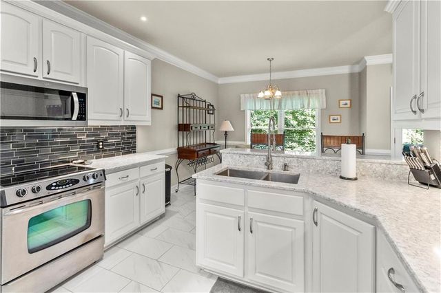 6426 Kettle Creek Way, Flowery Branch, GA 30542