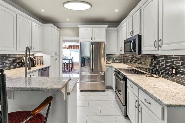 6426 Kettle Creek Way, Flowery Branch, GA 30542