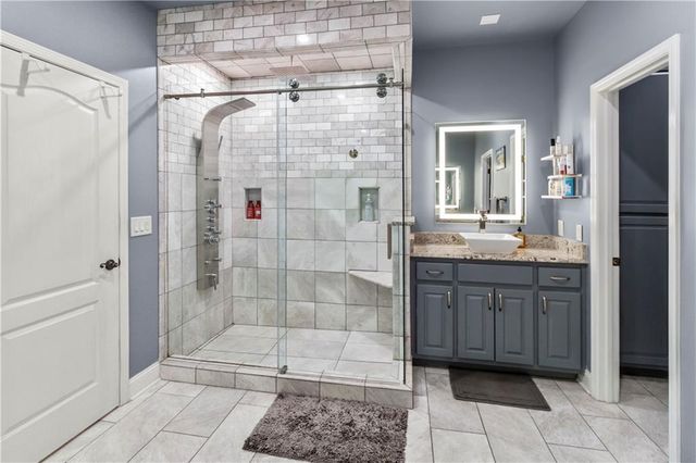 6426 Kettle Creek Way, Flowery Branch, GA 30542