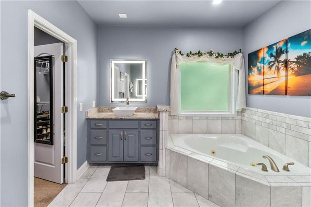 6426 Kettle Creek Way, Flowery Branch, GA 30542