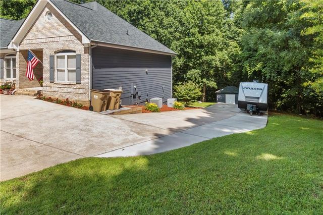 6426 Kettle Creek Way, Flowery Branch, GA 30542