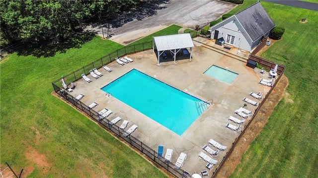 6426 Kettle Creek Way, Flowery Branch, GA 30542