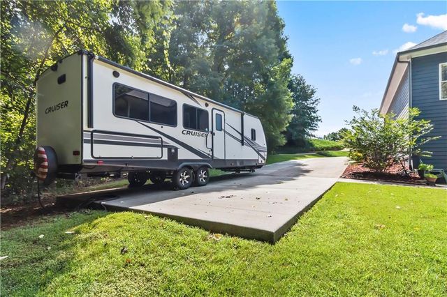 6426 Kettle Creek Way, Flowery Branch, GA 30542