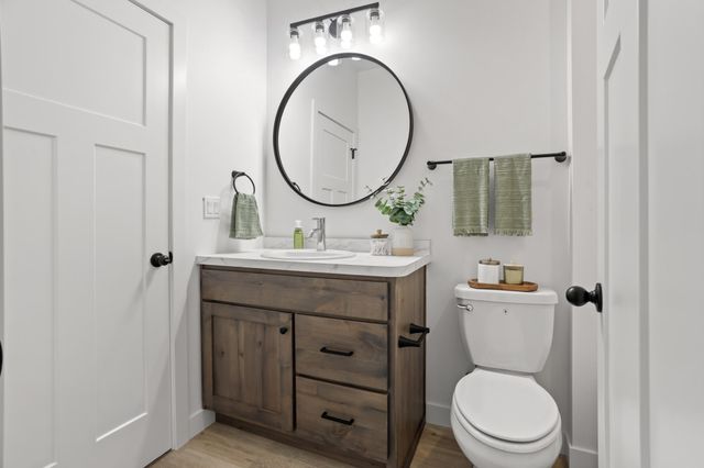 2521 38th Avenue S, Moorhead, MN 56560