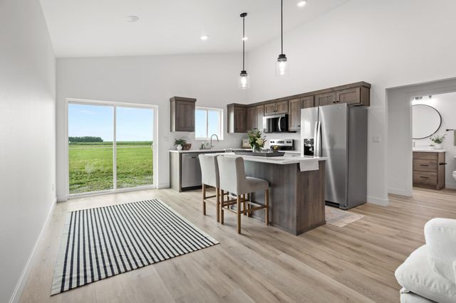 2521 38th Avenue S, Moorhead, MN 56560