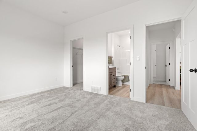 2521 38th Avenue S, Moorhead, MN 56560