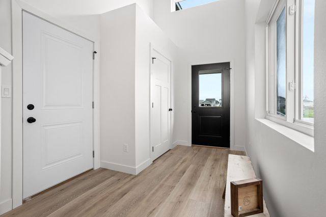 2521 38th Avenue S, Moorhead, MN 56560