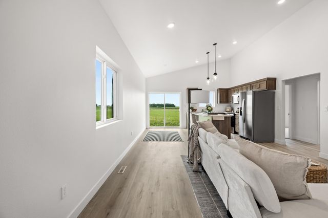 2521 38th Avenue S, Moorhead, MN 56560