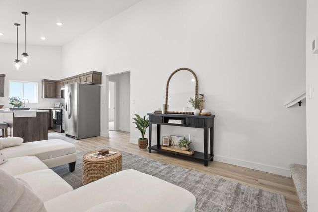 2521 38th Avenue S, Moorhead, MN 56560