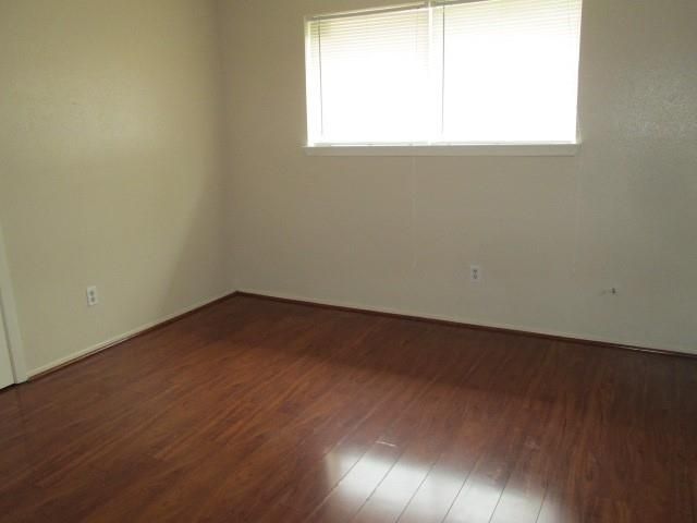 811 Whispering Pine Drive, Missouri City, TX 77489