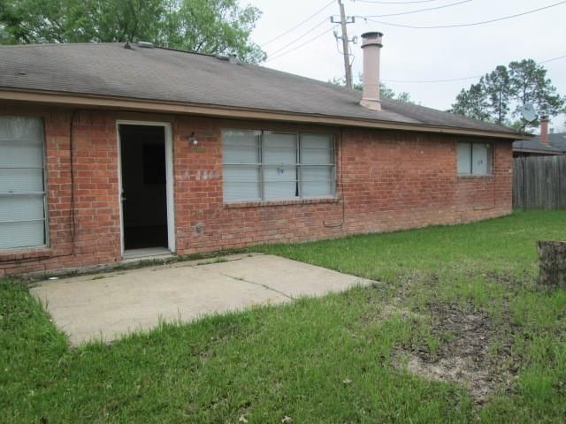 811 Whispering Pine Drive, Missouri City, TX 77489
