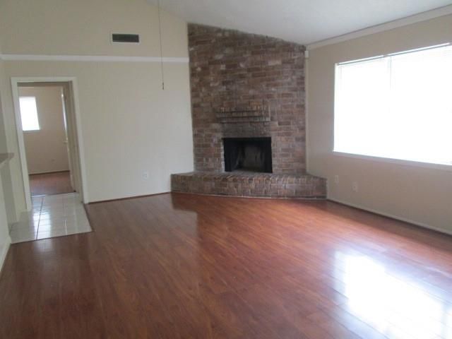 811 Whispering Pine Drive, Missouri City, TX 77489