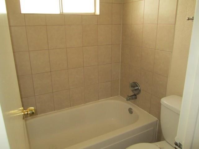 811 Whispering Pine Drive, Missouri City, TX 77489
