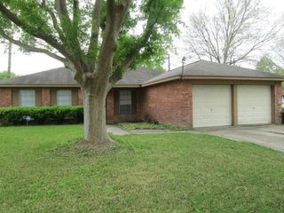 811 Whispering Pine Drive, Missouri City, TX 77489