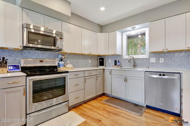 9600 Albatross Drive, Anchorage, AK 99502