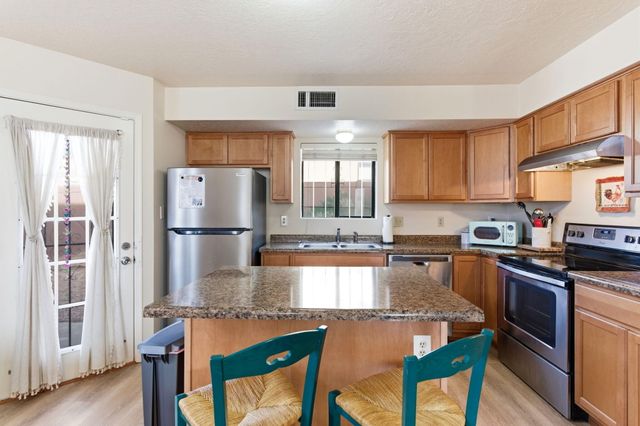 836 Knox Court NE, Albuquerque, NM 87123