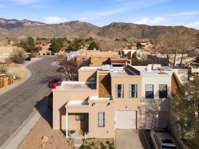 836 Knox Court NE, Albuquerque, NM 87123