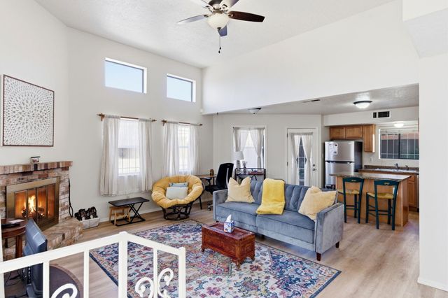 836 Knox Court NE, Albuquerque, NM 87123