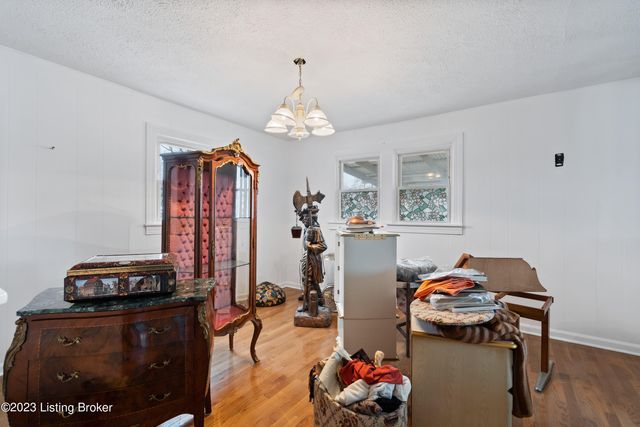 7013 Shipley Ln, Louisville, KY 40272