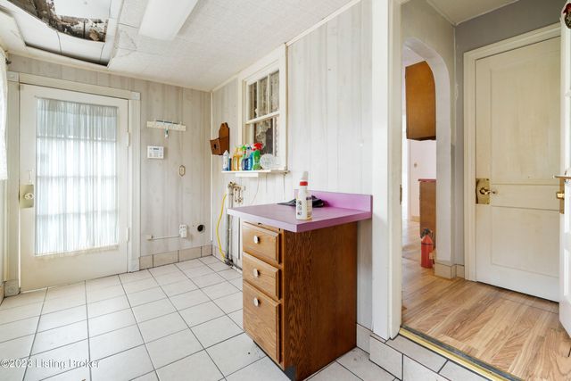 7013 Shipley Ln, Louisville, KY 40272