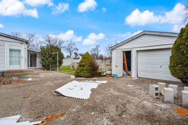 7013 Shipley Ln, Louisville, KY 40272