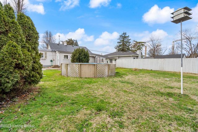 7013 Shipley Ln, Louisville, KY 40272