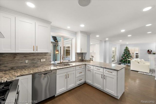 180 Pilgrim Avenue, Birmingham, MI 48009