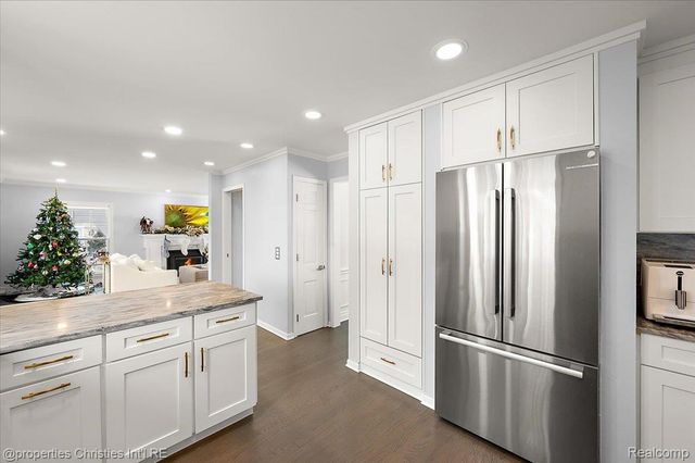 180 Pilgrim Avenue, Birmingham, MI 48009