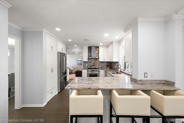 180 Pilgrim Avenue, Birmingham, MI 48009