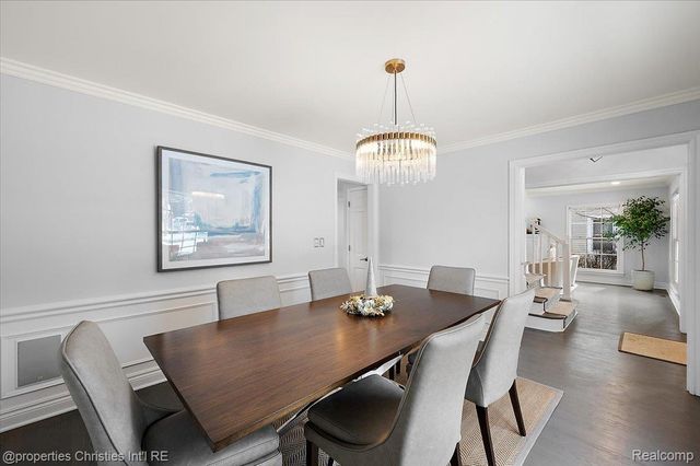 180 Pilgrim Avenue, Birmingham, MI 48009