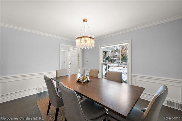 180 Pilgrim Avenue, Birmingham, MI 48009