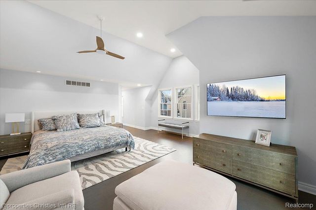 180 Pilgrim Avenue, Birmingham, MI 48009