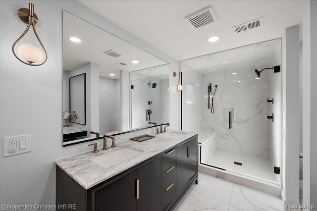 180 Pilgrim Avenue, Birmingham, MI 48009