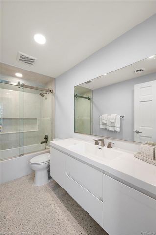 180 Pilgrim Avenue, Birmingham, MI 48009