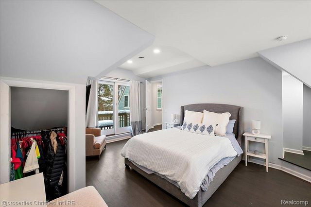 180 Pilgrim Avenue, Birmingham, MI 48009