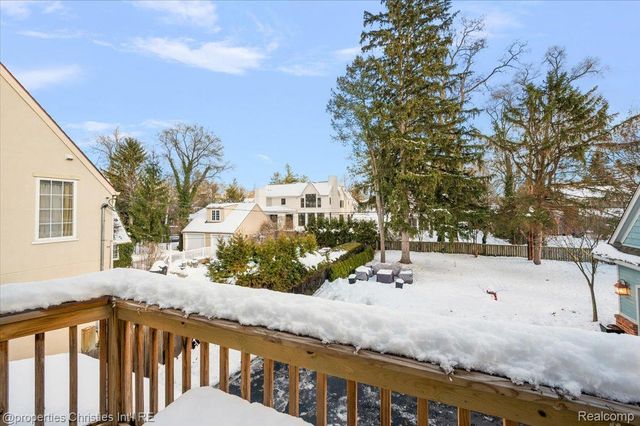 180 Pilgrim Avenue, Birmingham, MI 48009