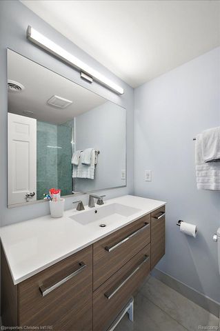 180 Pilgrim Avenue, Birmingham, MI 48009