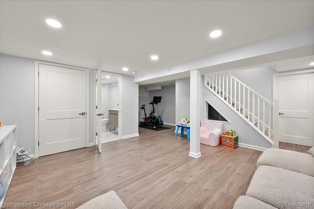 180 Pilgrim Avenue, Birmingham, MI 48009