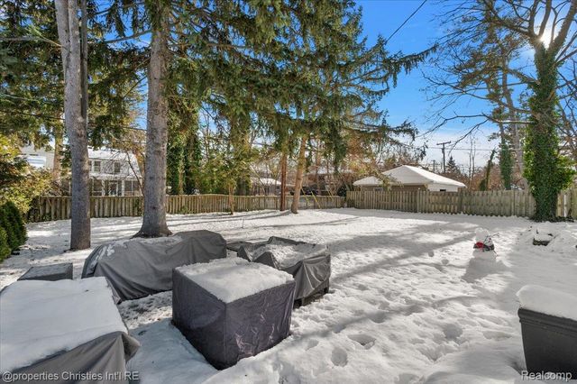 180 Pilgrim Avenue, Birmingham, MI 48009