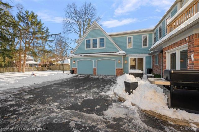 180 Pilgrim Avenue, Birmingham, MI 48009