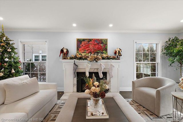 180 Pilgrim Avenue, Birmingham, MI 48009