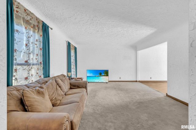 107 HILLTOP Street, Colona, IL 61241