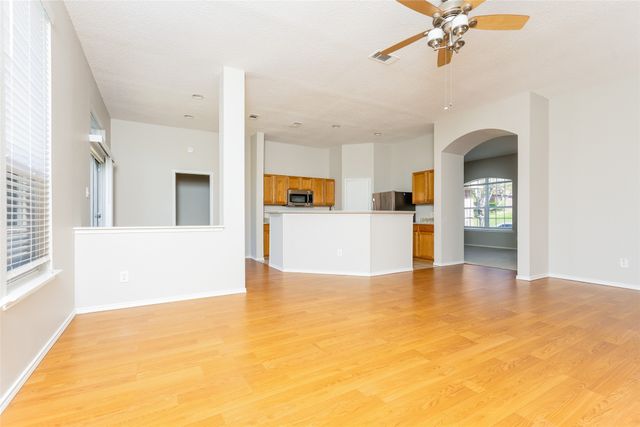 2117 Hickory Ridge Drive, Mesquite, TX 75181
