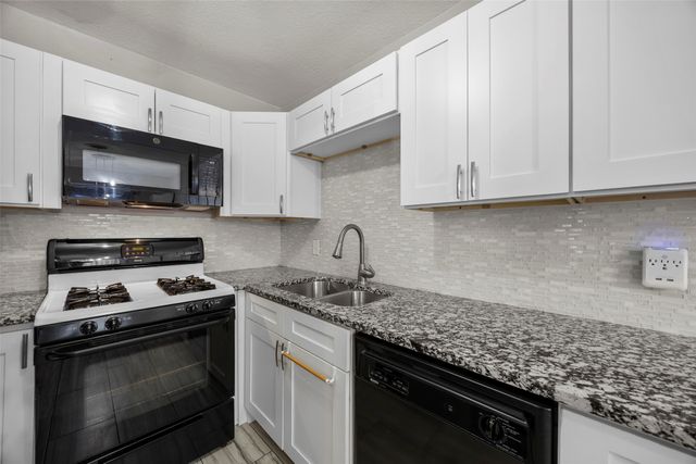 3829 Byers Avenue, Fort Worth, TX 76107