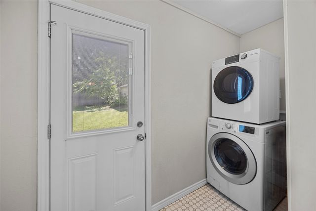 3829 Byers Avenue, Fort Worth, TX 76107