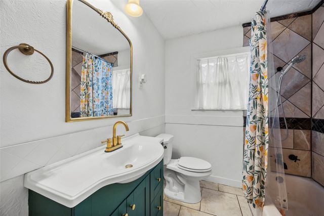 3829 Byers Avenue, Fort Worth, TX 76107