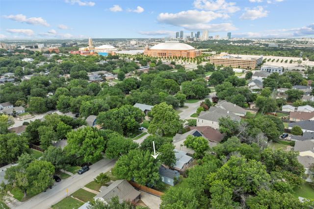 3829 Byers Avenue, Fort Worth, TX 76107