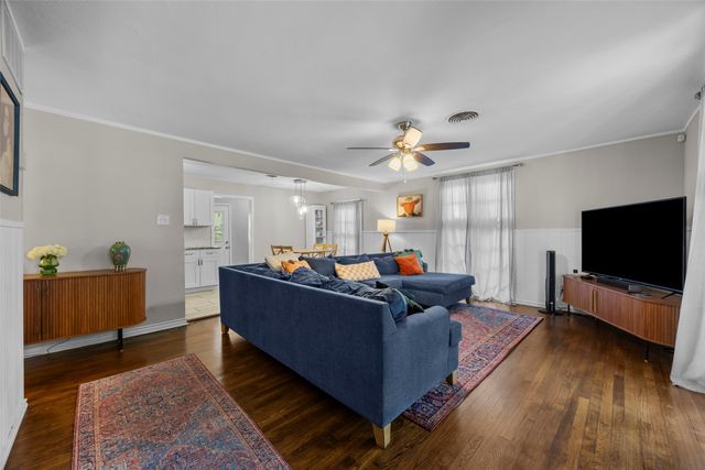 3829 Byers Avenue, Fort Worth, TX 76107